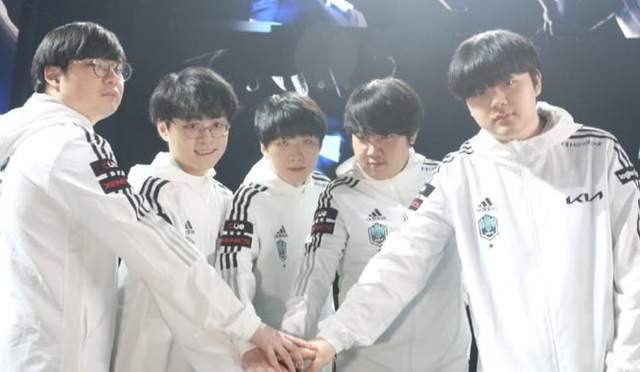 方式对足球 方式对足球