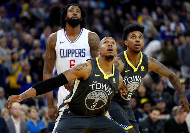 制造错位 制造错位